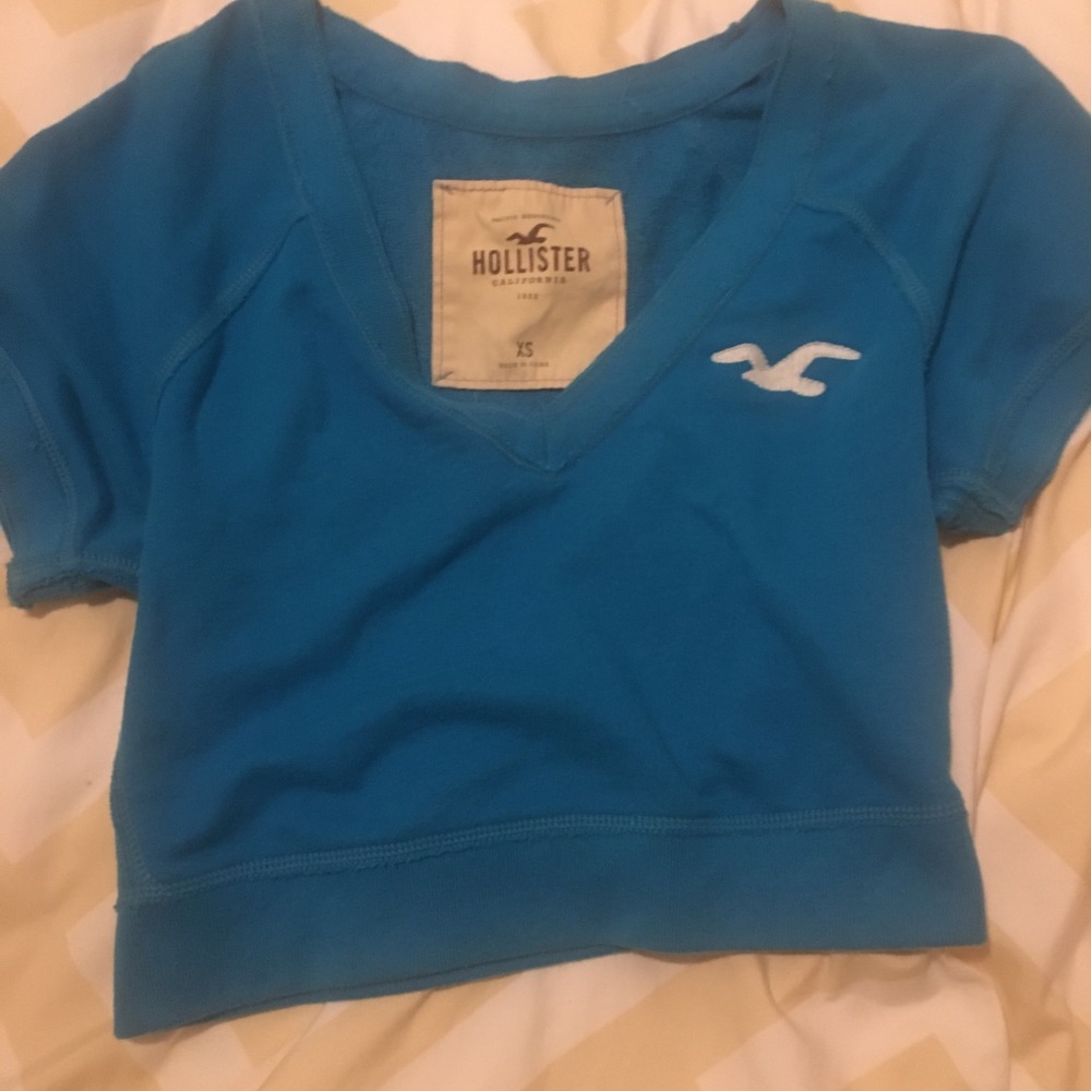 Hollister crop sweater XS